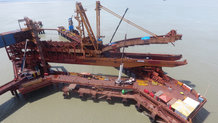 Installation of two new pre-assembled festoon systems 0360 series on a Vale ship loader at Terminal Maritimo Ponta da Madeira (TMPM) in Brazil